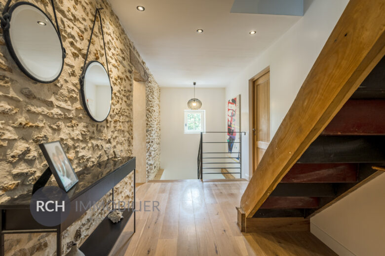 Photos du bien : Orgerus – Belle maison ancienne rénovée avec des matériaux de qualité