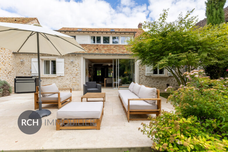 Photos du bien : Orgerus – Belle maison ancienne rénovée avec des matériaux de qualité