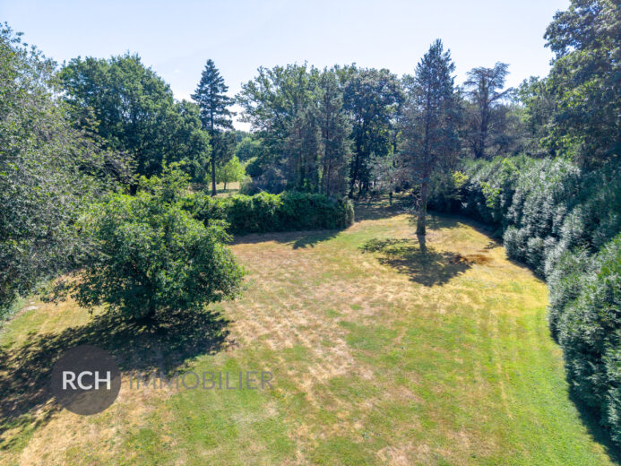 Photos du bien : Bazainville – Terrain constructible de 2 839 m2 situé dans un environnement préservé