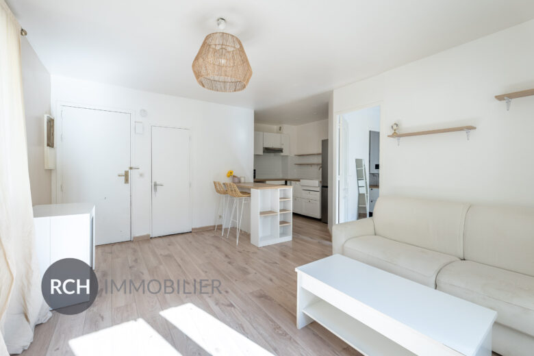 Photos du bien : Exclusivité – Saint-Germain-de-la-Grange – Appartement deux pièces clef en main entièrement rénové