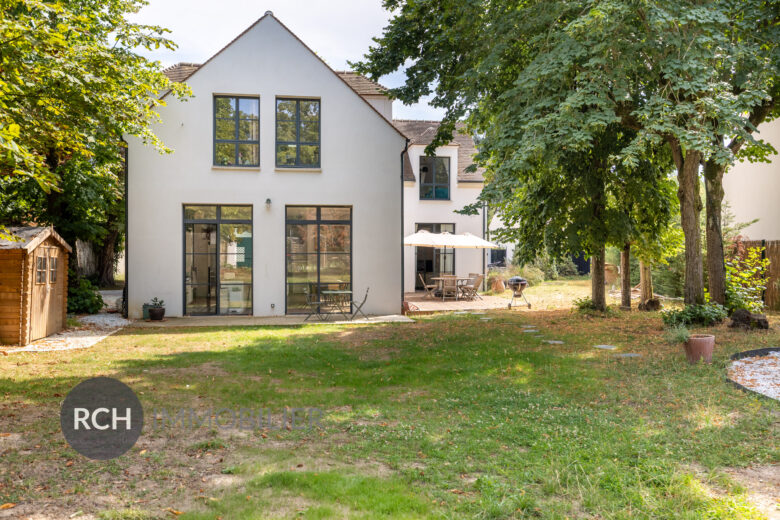 Photos du bien : Exclusivité – Montfort-l&rsquo;Amaury – Belle maison de standing meublée proche de toutes commodités