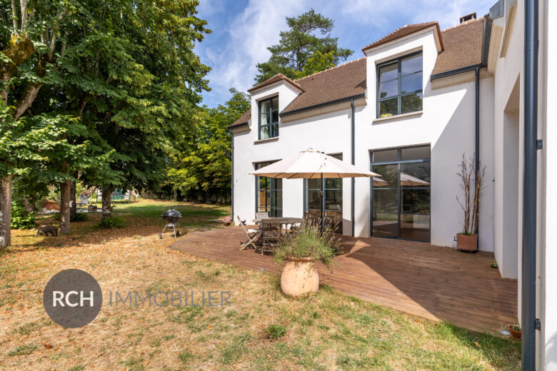 Photos du bien : Exclusivité – Montfort-l’Amaury – Belle maison de standing meublée proche de toutes commodités