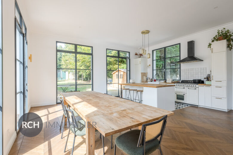 Photos du bien : Exclusivité – Montfort-l’Amaury – Belle maison de standing meublée proche de toutes commodités