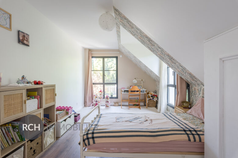 Photos du bien : Exclusivité – Montfort-l’Amaury – Belle maison de standing meublée proche de toutes commodités
