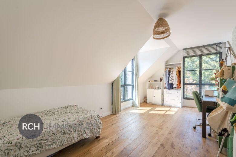 Photos du bien : Exclusivité – Montfort-l’Amaury – Belle maison de standing meublée proche de toutes commodités