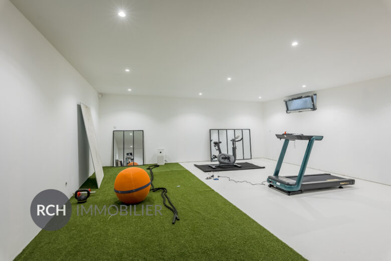 Photos du bien : Exclusivité – Montfort-l’Amaury – Belle maison de standing meublée proche de toutes commodités