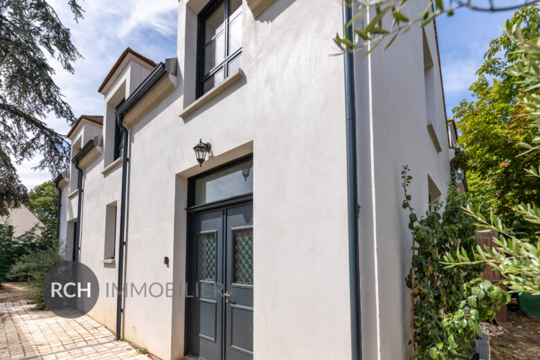 Photos du bien : Exclusivité – Montfort-l’Amaury – Belle maison de standing meublée proche de toutes commodités