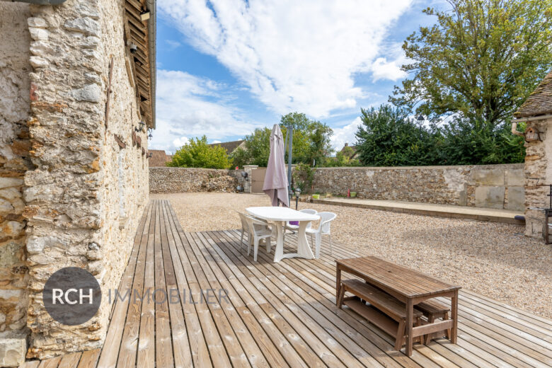 Photos du bien : Le Mesnil-Simon – Charmante maison familiale en pierre avec dépendances