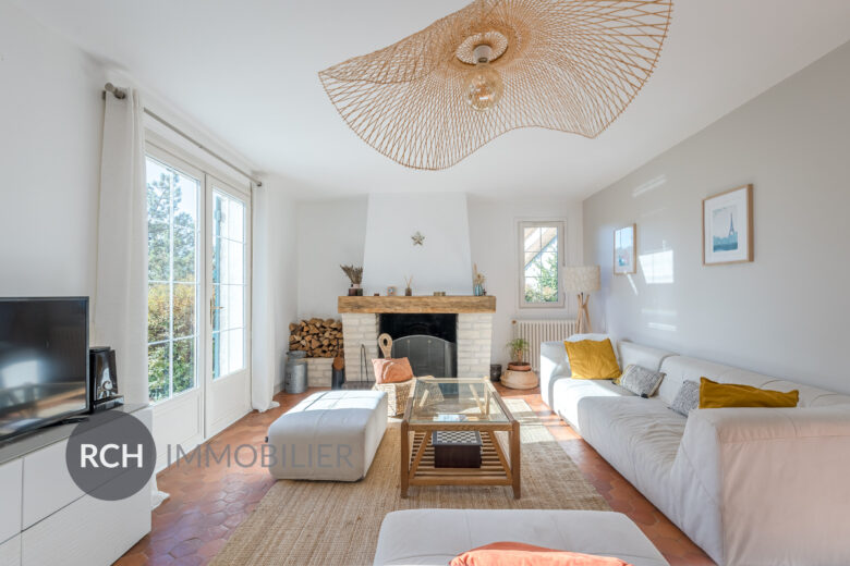 Photos du bien : Méré – Grande maison familiale sur un beau jardin au calme