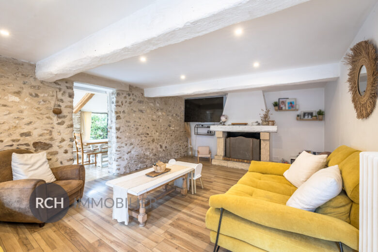 Photos du bien : Le Mesnil-Simon – Charmante maison familiale en pierre avec dépendances