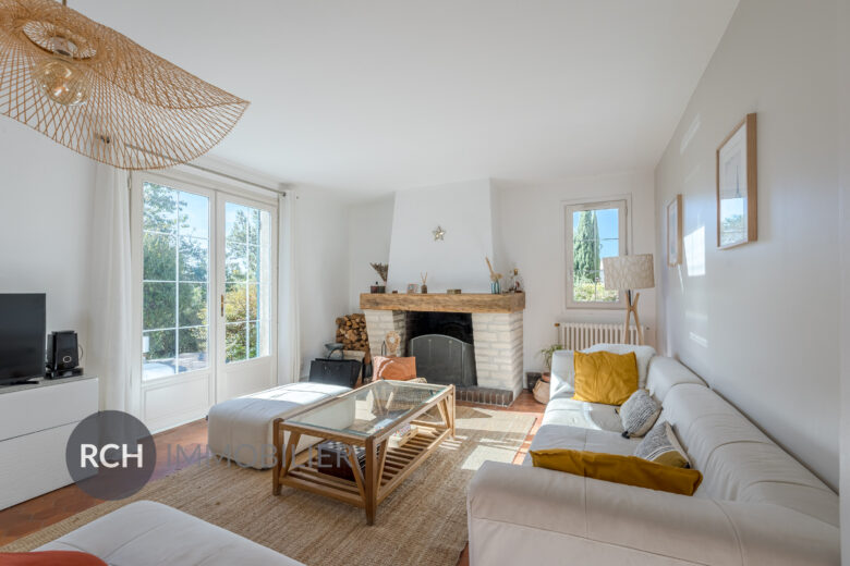 Photos du bien : Méré – Grande maison familiale sur un beau jardin au calme