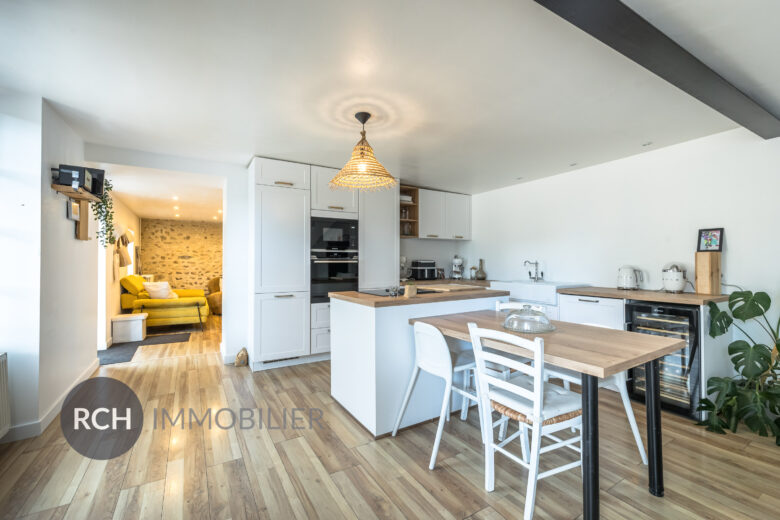 Photos du bien : Le Mesnil-Simon – Charmante maison familiale en pierre avec dépendances