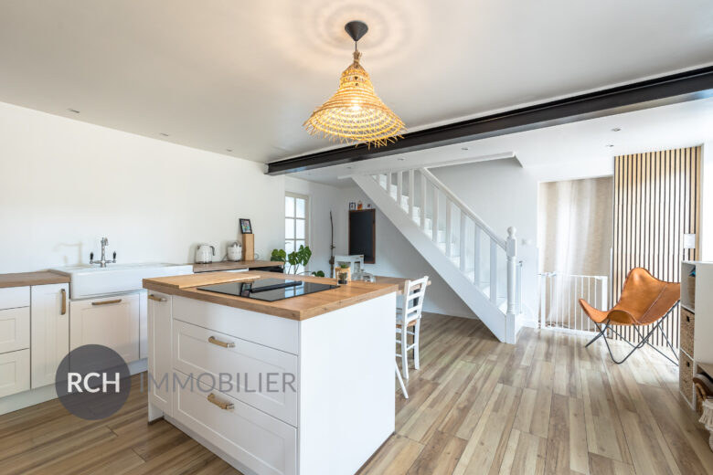 Photos du bien : Le Mesnil-Simon – Charmante maison familiale en pierre avec dépendances