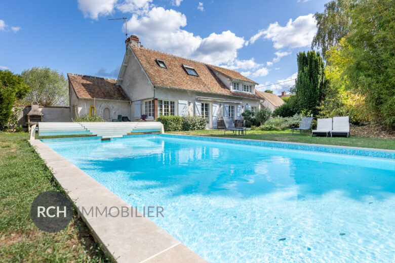 Photos du bien : Boutigny-Prouais – Ravissante maison ancienne avec piscine chauffée et dépendances