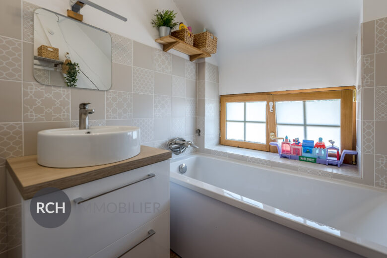 Photos du bien : Le Mesnil-Simon – Charmante maison familiale en pierre avec dépendances