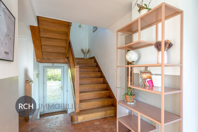 Photos du bien : Méré – Grande maison familiale sur un beau jardin au calme