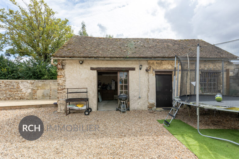 Photos du bien : Le Mesnil-Simon – Charmante maison familiale en pierre avec dépendances