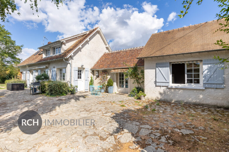 Photos du bien : Boutigny-Prouais – Ravissante maison ancienne avec piscine chauffée et dépendances