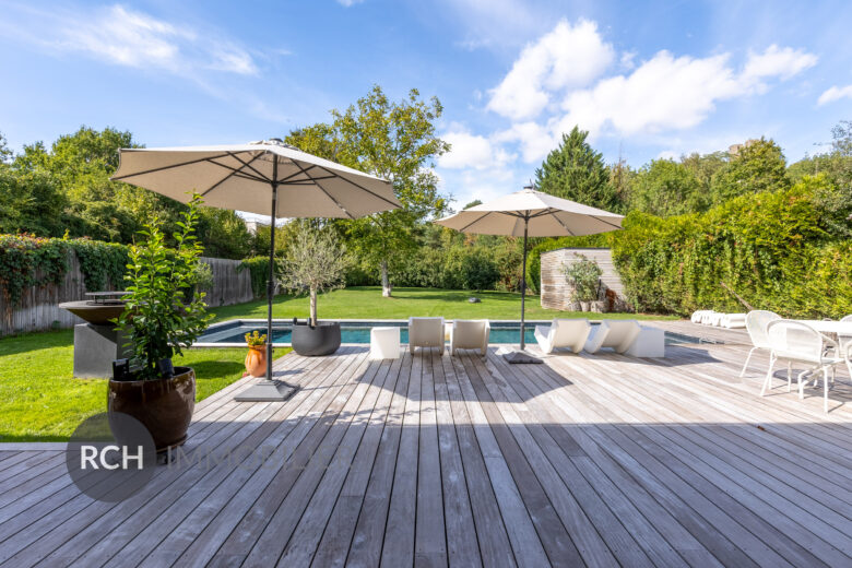 Photos du bien : Exclusivité – Montfort-l&rsquo;Amaury – Maison d&rsquo;architecte avec une vue imprenable sur le village