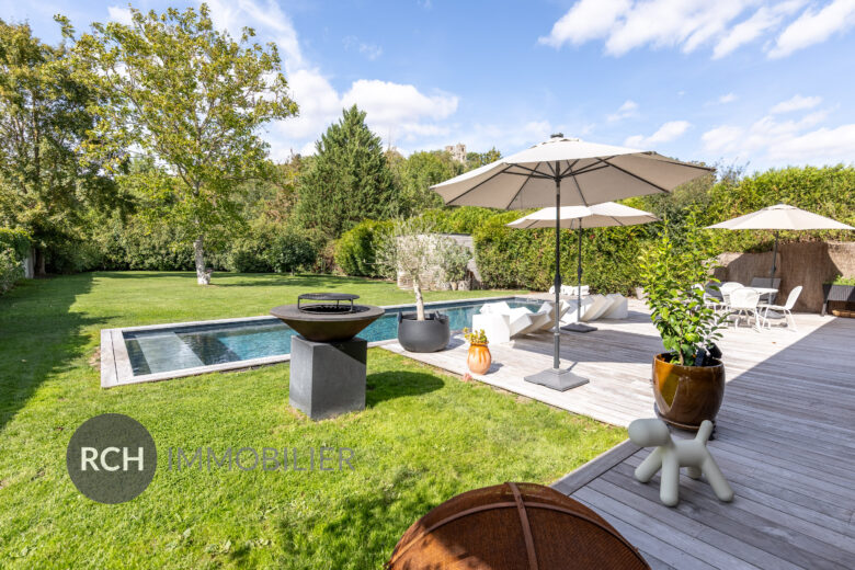 Photos du bien : Exclusivité – Montfort-l&rsquo;Amaury – Maison d&rsquo;architecte avec une vue imprenable sur le village