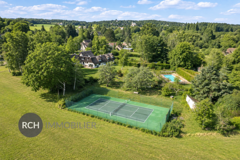 Photos du bien : Les Mesnuls – Superbe chaumière entièrement rénovée avec maison d’amis, piscine et tennis