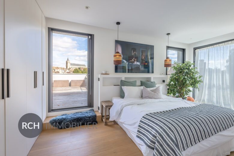 Photos du bien : Exclusivité – Montfort-l&rsquo;Amaury – Maison d&rsquo;architecte avec une vue imprenable sur le village