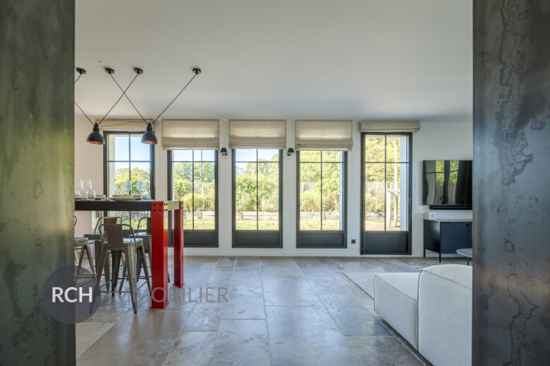 Photos du bien : Montfort-l&rsquo;Amaury – Belle maison intégralement repensée avec des matériaux nobles
