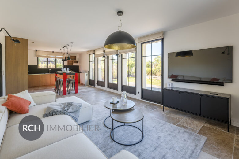 Photos du bien : Montfort-l&rsquo;Amaury – Belle maison intégralement repensée avec des matériaux nobles