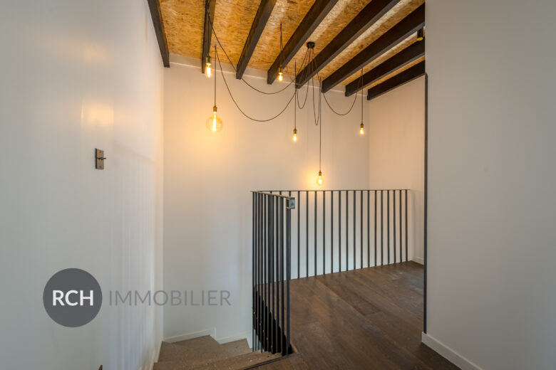 Photos du bien : Montfort-l&rsquo;Amaury – Belle maison intégralement repensée avec des matériaux nobles