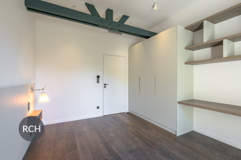 Photos du bien : Montfort-l&rsquo;Amaury – Belle maison intégralement repensée avec des matériaux nobles