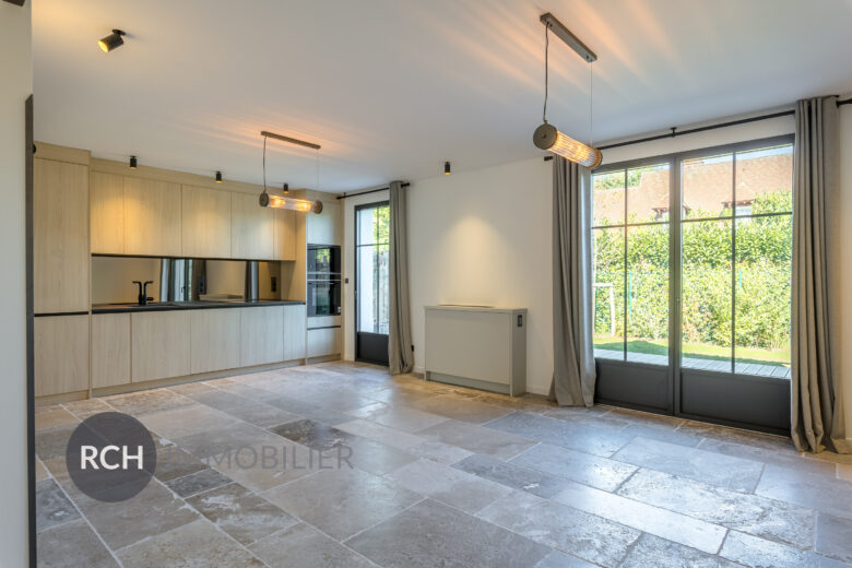 Photos du bien : Montfort-l&rsquo;Amaury – Maison lumineuse entièrement revisitée avec une belle qualité de rénovation