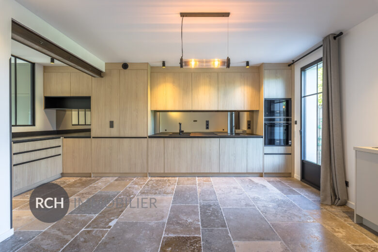 Photos du bien : Montfort-l&rsquo;Amaury – Maison lumineuse entièrement revisitée avec une belle qualité de rénovation