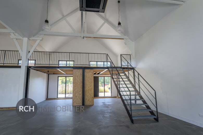 Photos du bien : Montfort-l’Amaury – Loft à aménager avec un fort potentiel de valorisation