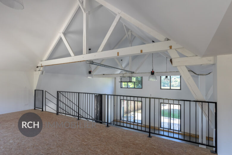 Photos du bien : Montfort-l’Amaury – Loft à aménager avec un fort potentiel de valorisation