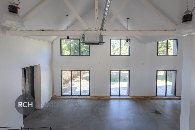 Photos du bien : Montfort-l’Amaury – Loft à aménager avec un fort potentiel de valorisation