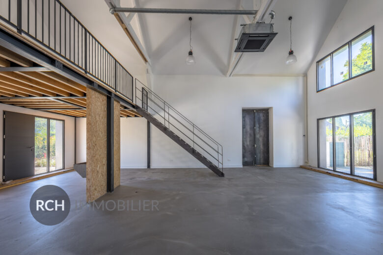 Photos du bien : Montfort-l’Amaury – Loft à aménager avec un fort potentiel de valorisation