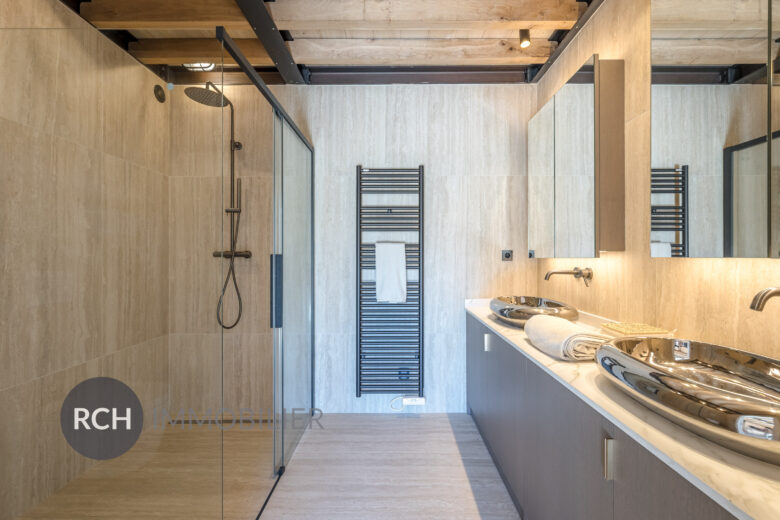 Photos du bien : Montfort-l&rsquo;Amaury – Loft entièrement rénové en coeur de village