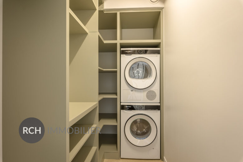 Photos du bien : Montfort-l&rsquo;Amaury – Loft entièrement rénové en coeur de village