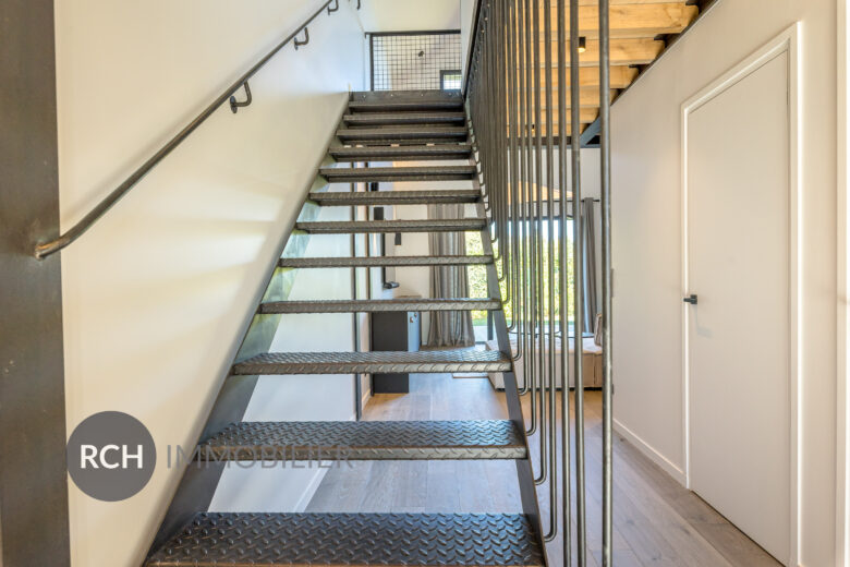 Photos du bien : Montfort-l&rsquo;Amaury – Loft entièrement rénové en coeur de village