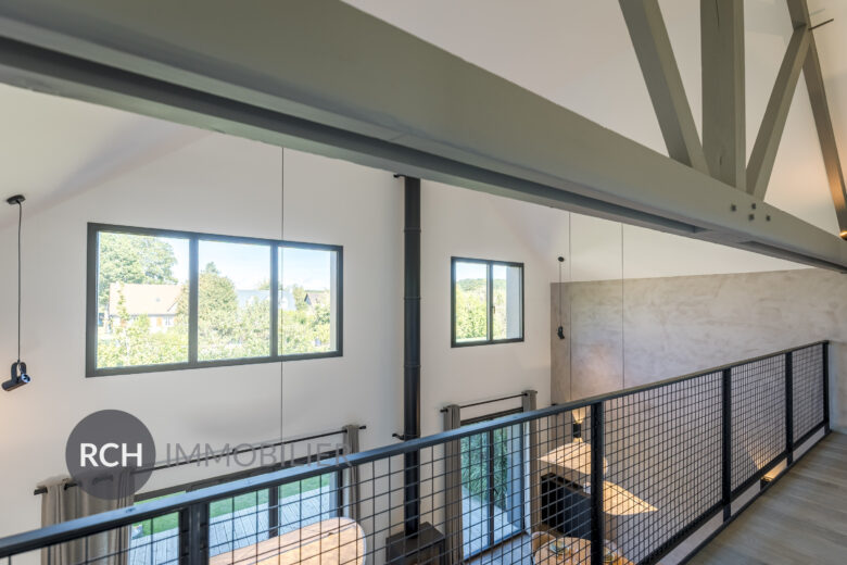 Photos du bien : Montfort-l&rsquo;Amaury – Loft entièrement rénové en coeur de village