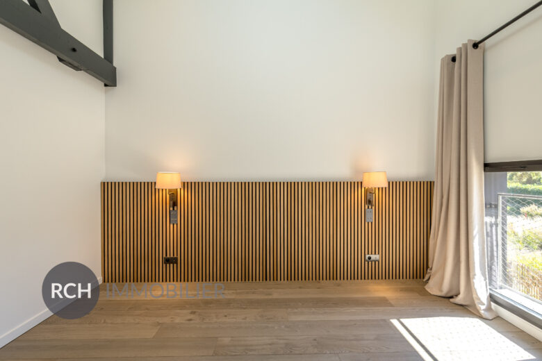 Photos du bien : Montfort-l&rsquo;Amaury – Loft entièrement rénové en coeur de village