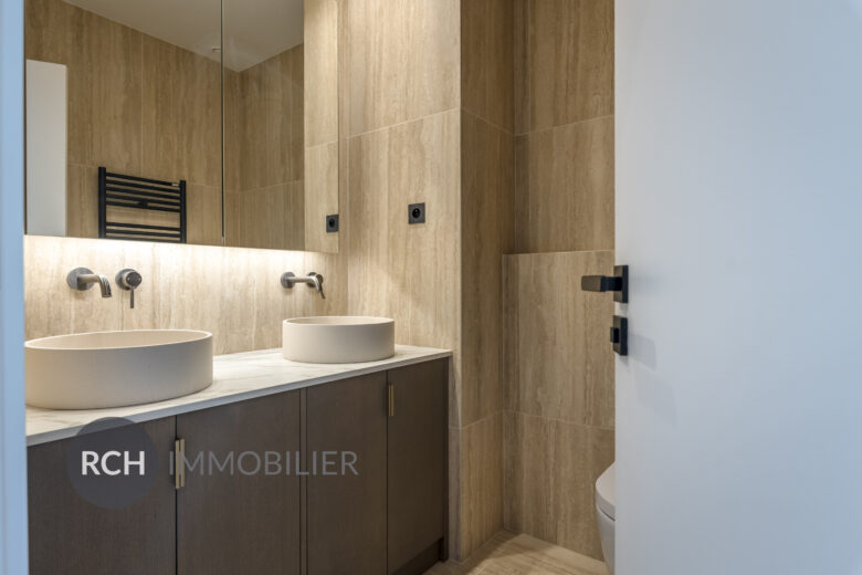 Photos du bien : Montfort-l&rsquo;Amaury – Loft entièrement rénové en coeur de village