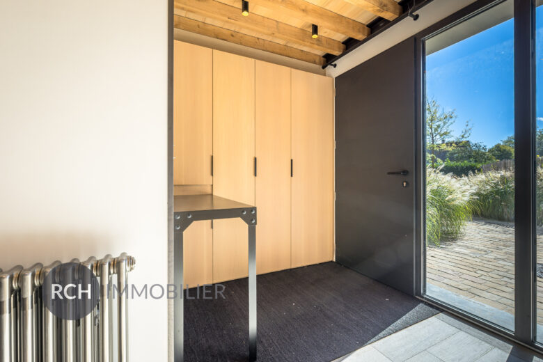 Photos du bien : Montfort-l&rsquo;Amaury – Loft entièrement rénové en coeur de village
