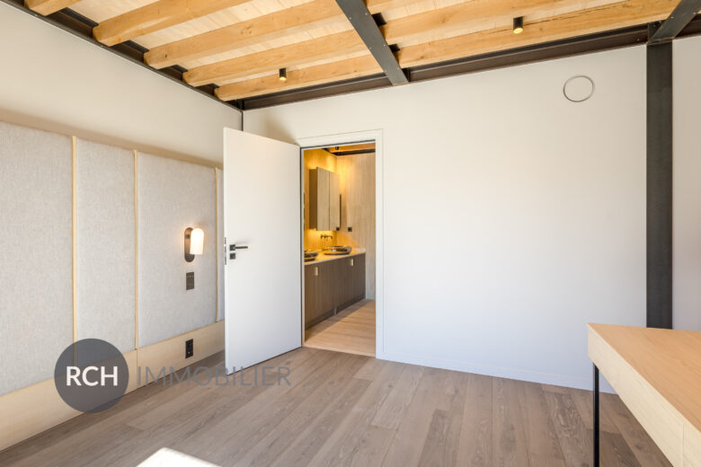 Photos du bien : Montfort-l&rsquo;Amaury – Loft entièrement aménagé avec goût