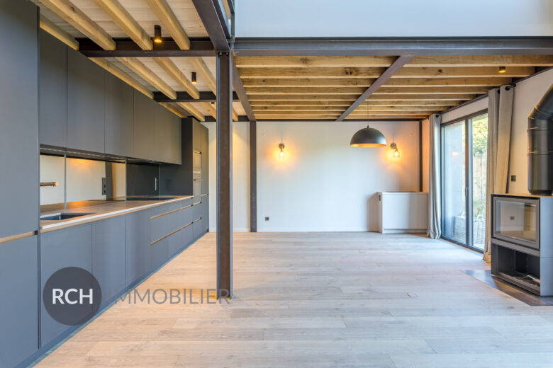 Photos du bien : Montfort-l&rsquo;Amaury – Loft entièrement aménagé avec goût