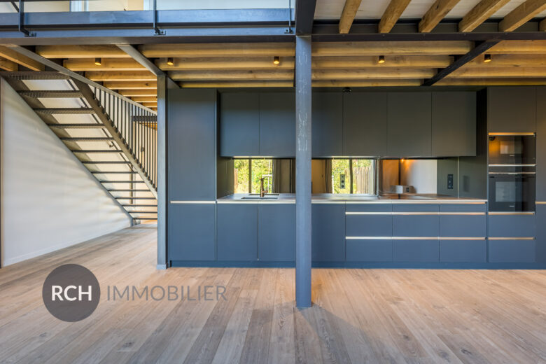 Photos du bien : Montfort-l&rsquo;Amaury – Loft entièrement aménagé avec goût
