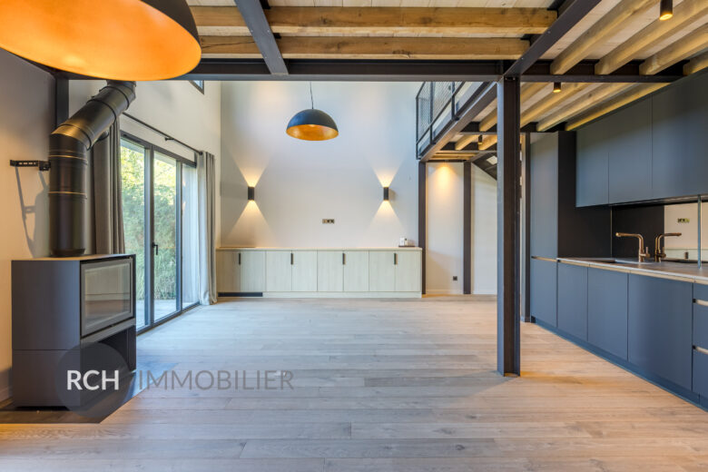 Photos du bien : Montfort-l&rsquo;Amaury – Loft entièrement aménagé avec goût
