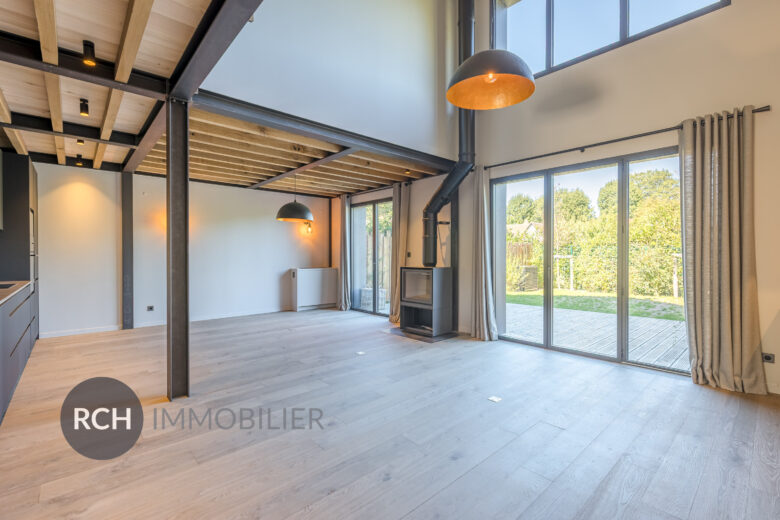 Photos du bien : Montfort-l&rsquo;Amaury – Loft entièrement aménagé avec goût