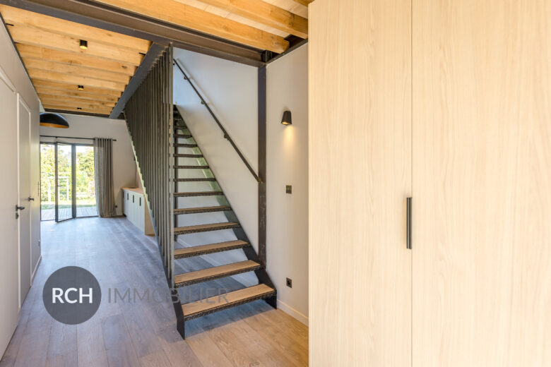 Photos du bien : Montfort-l&rsquo;Amaury – Loft entièrement aménagé avec goût
