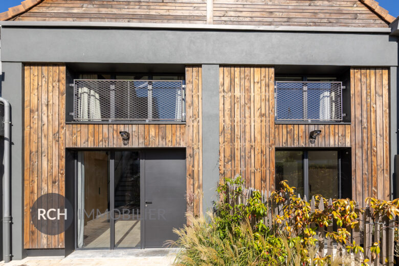Photos du bien : Montfort-l&rsquo;Amaury – Loft entièrement rénové en coeur de village